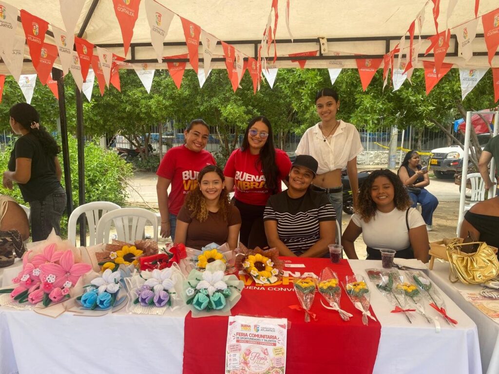 Experiencia Feria de emprendimientos: emprendedoras acompañadas por la Fundación muestran sus productos.